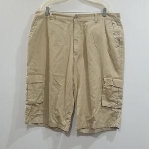 Trust men's 6 pocket khaki shorts size w42"
